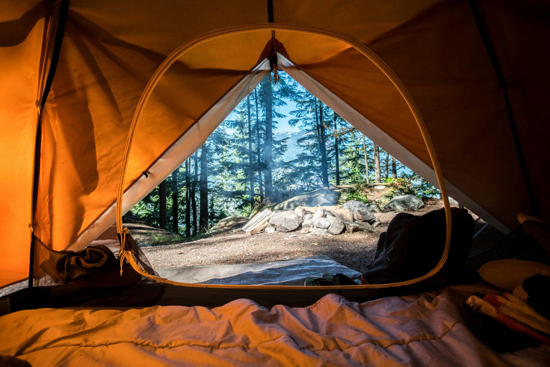 How to Choose the Right Outdoor Gear for Weekend Camping (Without Overspending)